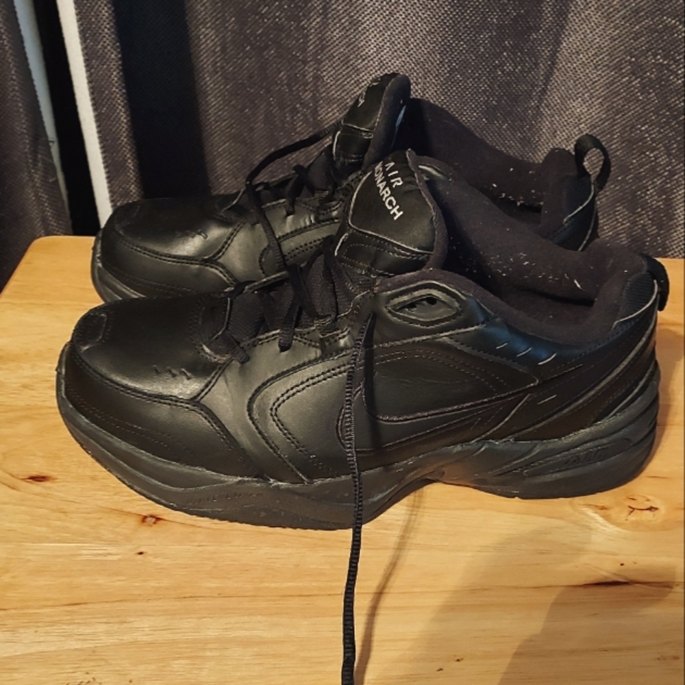 Nike Air Monarch